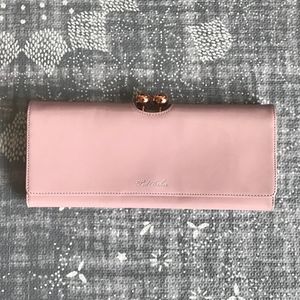Ted Baker Honeyy Wallet / Clutch